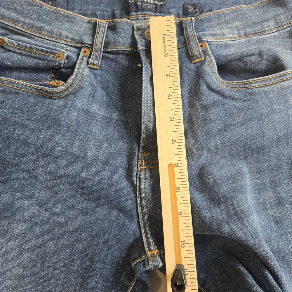 Lucky Brand 221 Straight Jeans Mens 32x30 Blue Medium Wash Denim Mid Rise